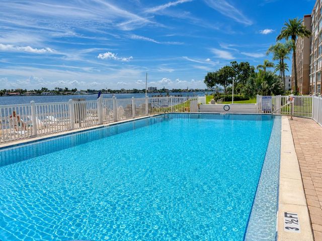 1847 SHORE DRIVE S 101, St Petersburg, FL 33707