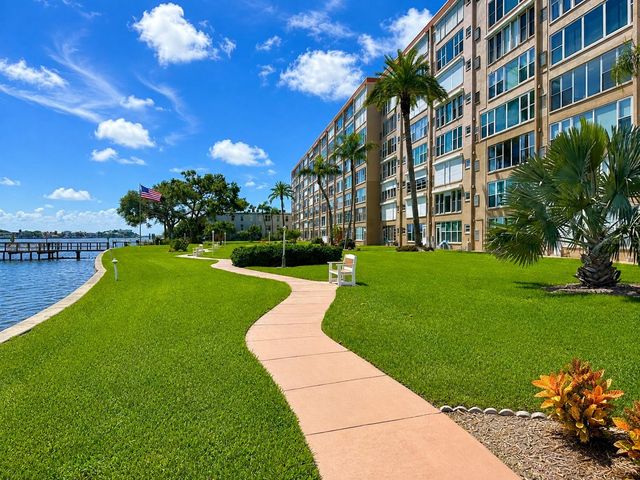 1847 SHORE DRIVE S 101, St Petersburg, FL 33707