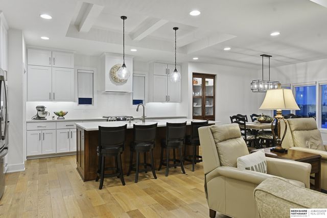 21714 K Street, Elkhorn, NE 68022