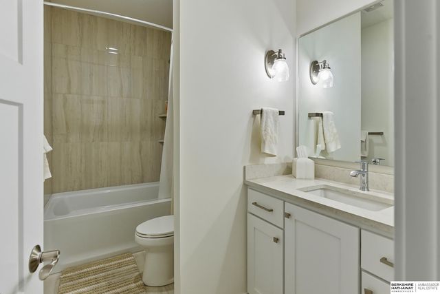 21714 K Street, Elkhorn, NE 68022