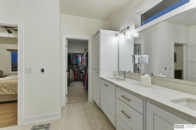 21714 K Street, Elkhorn, NE 68022