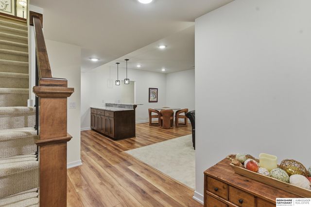 21714 K Street, Elkhorn, NE 68022