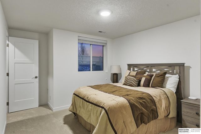 21714 K Street, Elkhorn, NE 68022