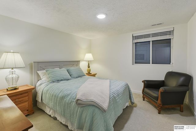 21714 K Street, Elkhorn, NE 68022