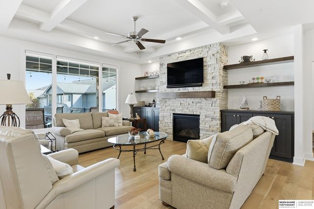 21714 K Street, Elkhorn, NE 68022