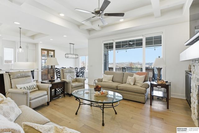 21714 K Street, Elkhorn, NE 68022