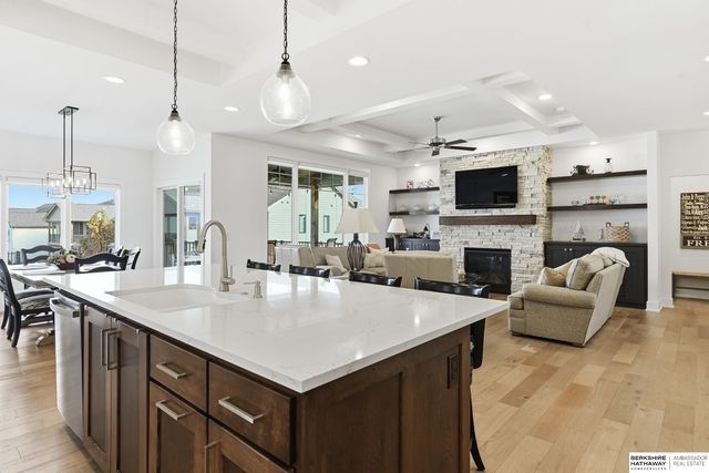 21714 K Street, Elkhorn, NE 68022