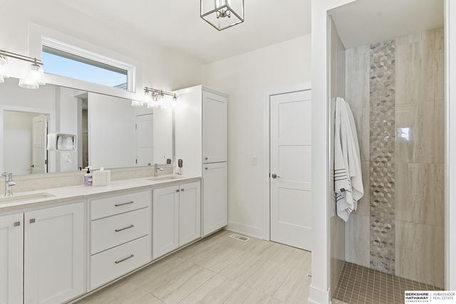 21714 K Street, Elkhorn, NE 68022