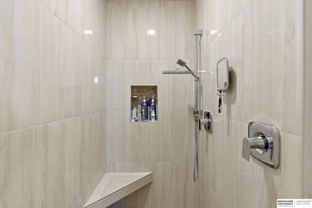 21714 K Street, Elkhorn, NE 68022