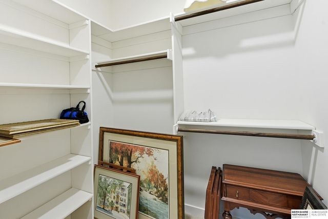 21714 K Street, Elkhorn, NE 68022