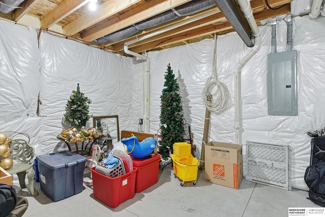 21714 K Street, Elkhorn, NE 68022