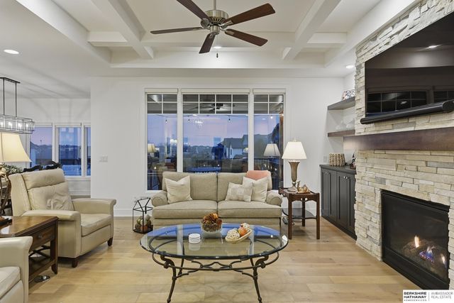 21714 K Street, Elkhorn, NE 68022