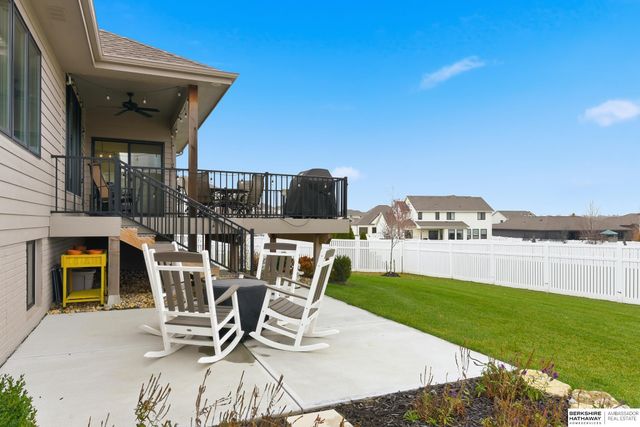 21714 K Street, Elkhorn, NE 68022