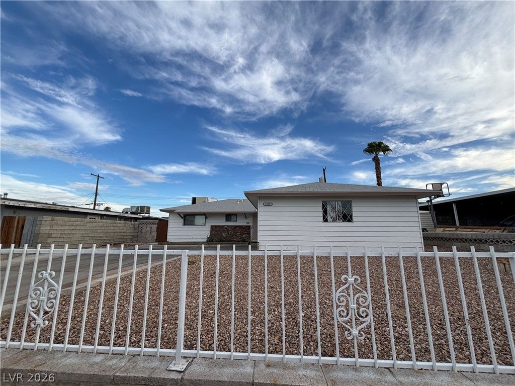6325 ELTON Avenue, Las Vegas, NV 89107 — photo 3