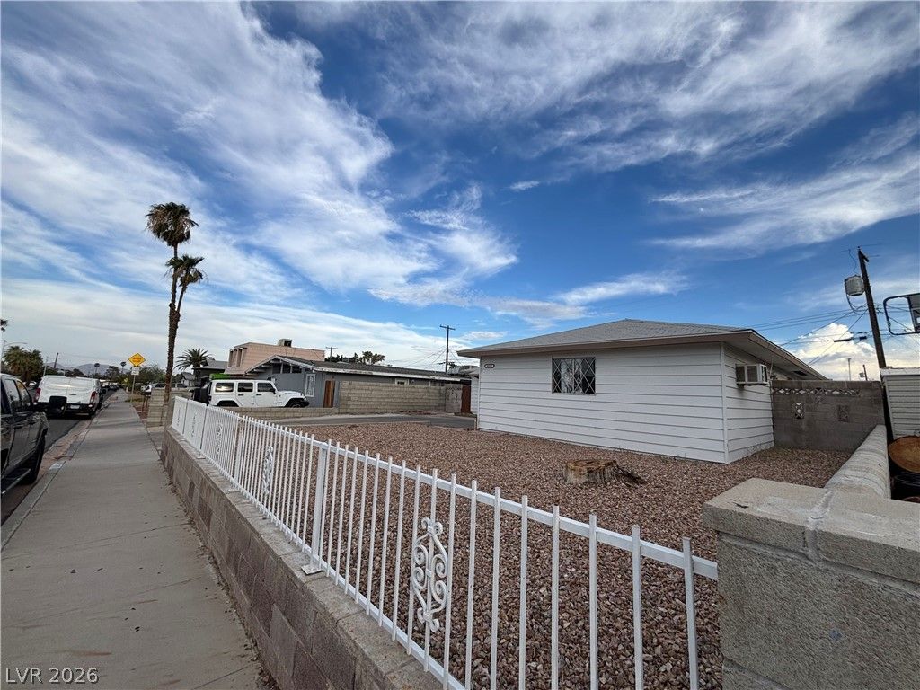 6325 ELTON Avenue, Las Vegas, NV 89107 — photo 5