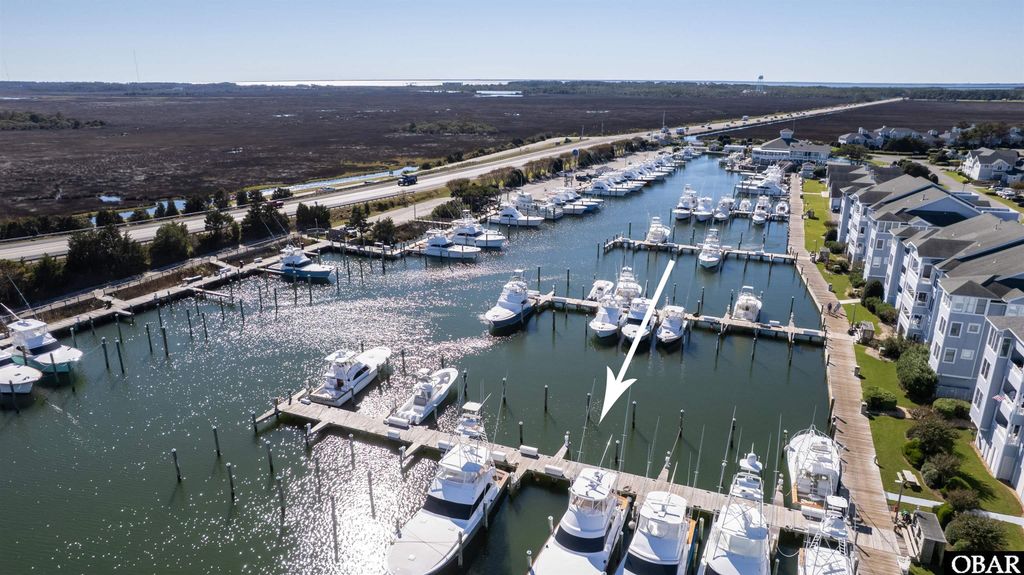 Image 7 of property listing at 128 Yacht Club Court Slip 128, Manteo, NC 27954