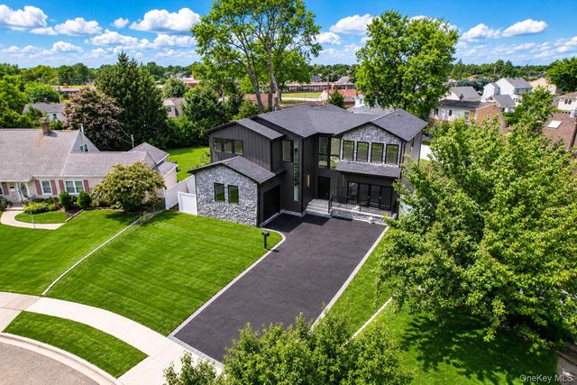 23 Harrow Lane, Levittown, NY 11756