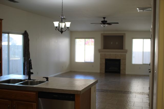 4714 W Ashland Avenue, Visalia, CA 93277