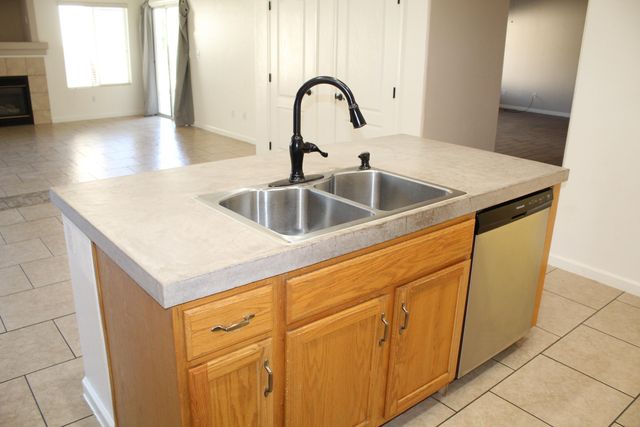 4714 W Ashland Avenue, Visalia, CA 93277