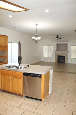 4714 W Ashland Avenue, Visalia, CA 93277