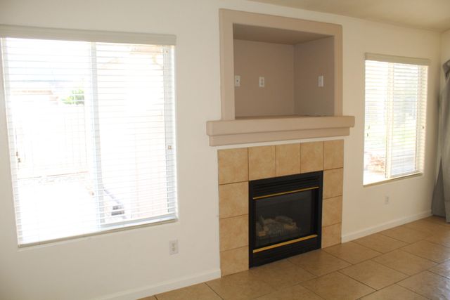 4714 W Ashland Avenue, Visalia, CA 93277