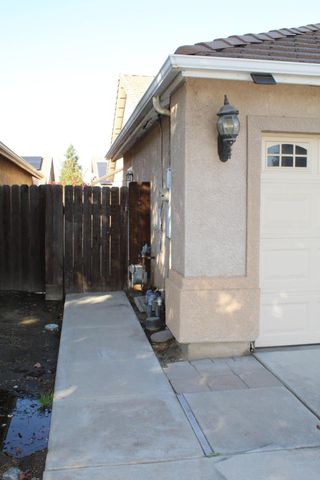 4714 W Ashland Avenue, Visalia, CA 93277