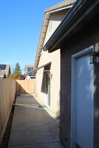 4714 W Ashland Avenue, Visalia, CA 93277