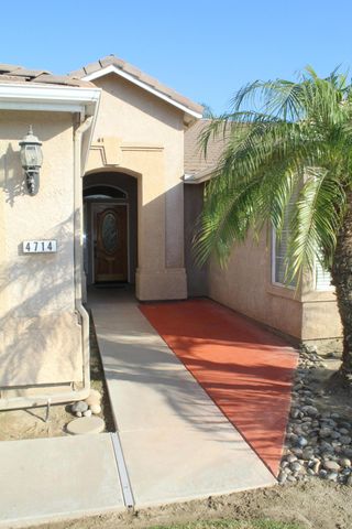4714 W Ashland Avenue, Visalia, CA 93277