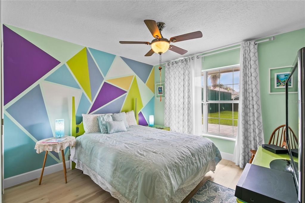 Image 23 of property listing at 944 ALMOND TREE CIRCLE, Orlando, FL 32835