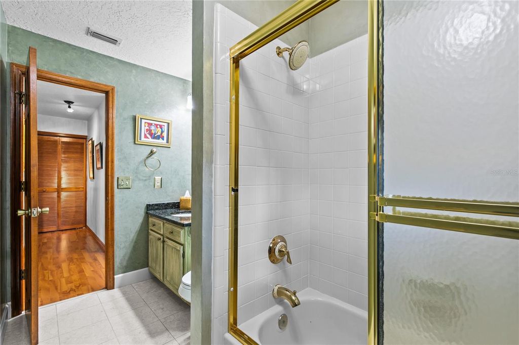 Image 26 of property listing at 944 ALMOND TREE CIRCLE, Orlando, FL 32835