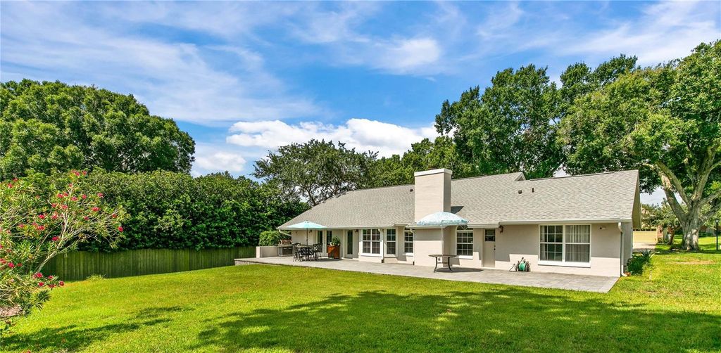 Image 28 of property listing at 944 ALMOND TREE CIRCLE, Orlando, FL 32835