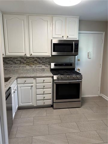 346 Carpenter Drive 39, Atlanta, GA 30328