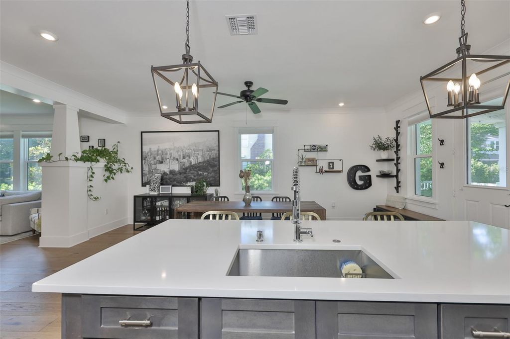 Image 14 of property listing at 2204 N CENTRAL AVENUE 1, Tampa, FL 33602