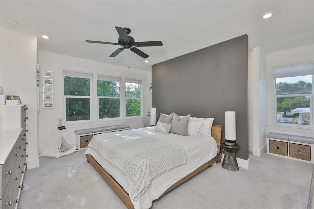 Image 20 of property listing at 2204 N CENTRAL AVENUE 1, Tampa, FL 33602