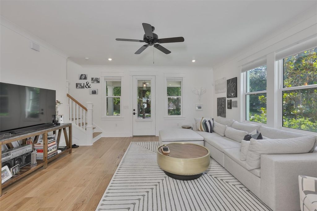 Image 3 of property listing at 2204 N CENTRAL AVENUE 1, Tampa, FL 33602