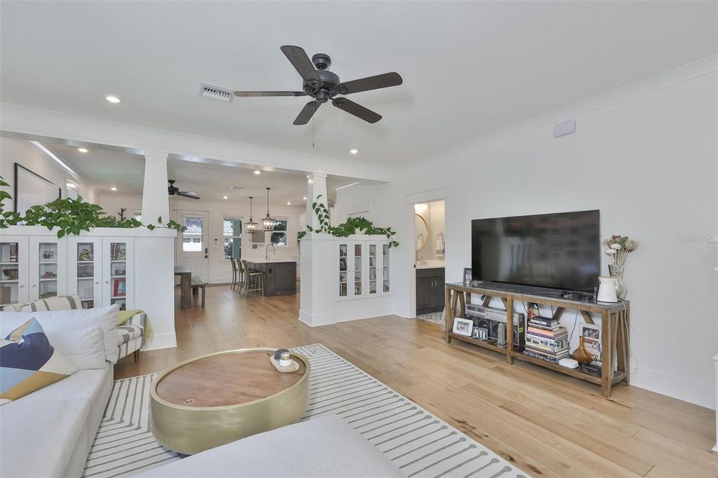 Image 4 of property listing at 2204 N CENTRAL AVENUE 1, Tampa, FL 33602