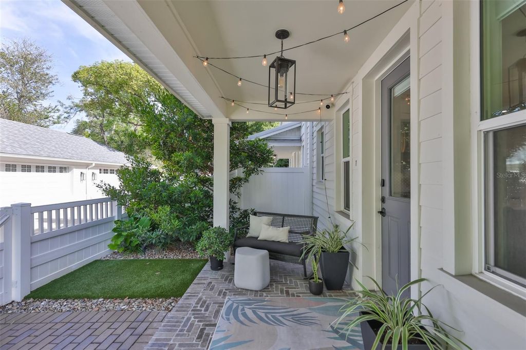 Image 35 of property listing at 2204 N CENTRAL AVENUE 1, Tampa, FL 33602