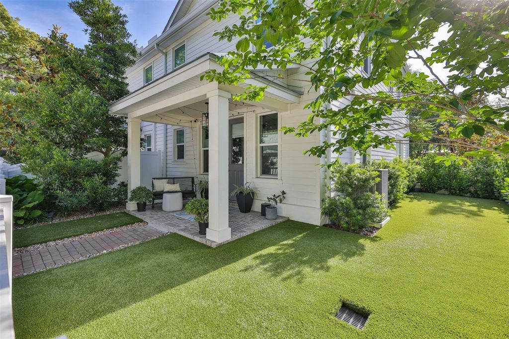 Image 37 of property listing at 2204 N CENTRAL AVENUE 1, Tampa, FL 33602