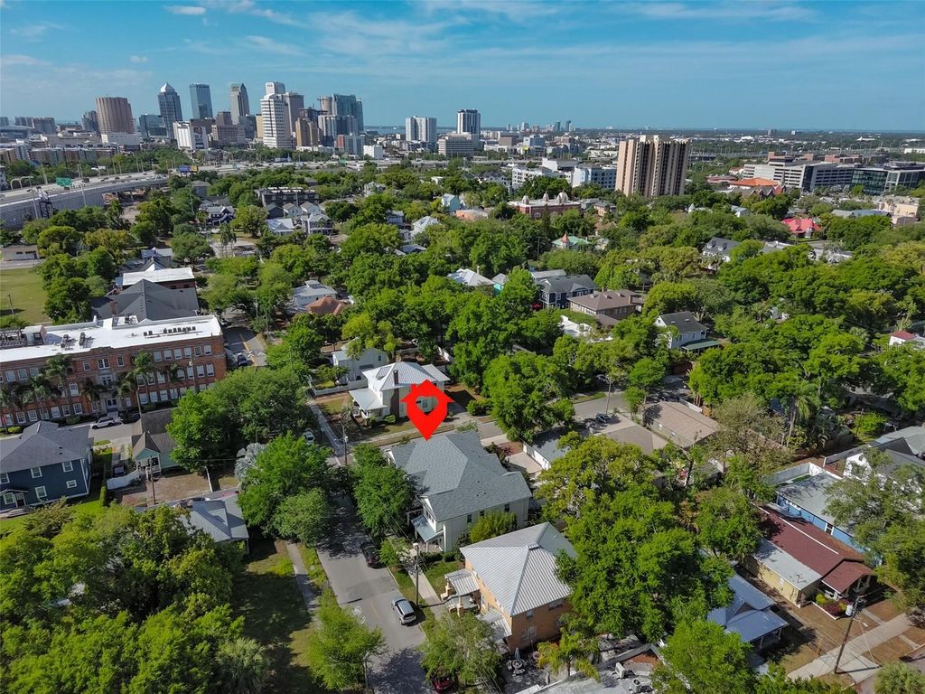 Image 43 of property listing at 2204 N CENTRAL AVENUE 1, Tampa, FL 33602