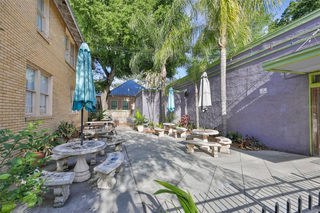 Image 45 of property listing at 2204 N CENTRAL AVENUE 1, Tampa, FL 33602