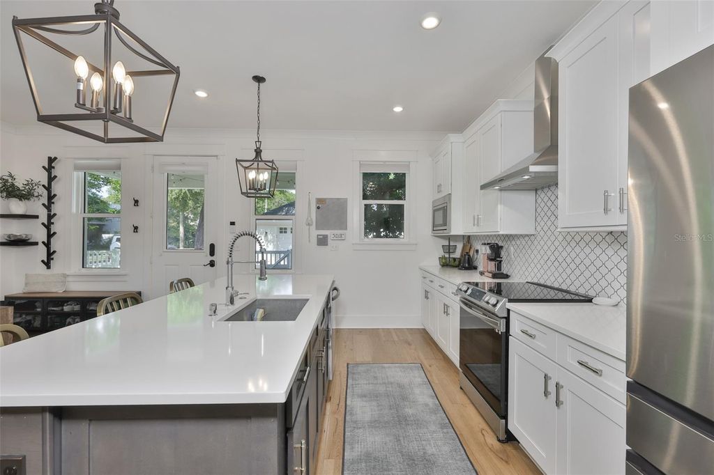 Image 8 of property listing at 2204 N CENTRAL AVENUE 1, Tampa, FL 33602
