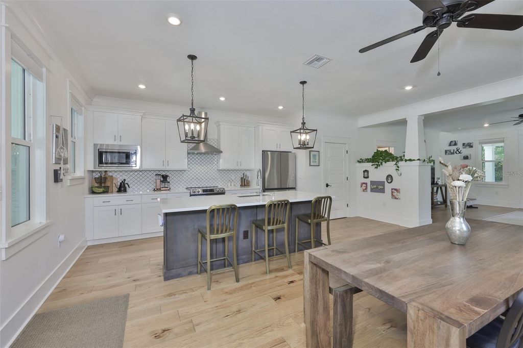 Image 9 of property listing at 2204 N CENTRAL AVENUE 1, Tampa, FL 33602