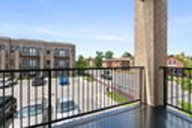 8469 GRAND Avenue 303, River Grove, IL 60171