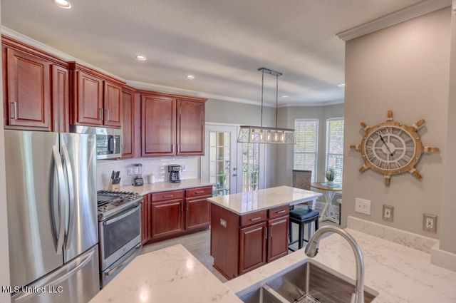 2252 Beach Drive, 706, Gulfport, MS 39507