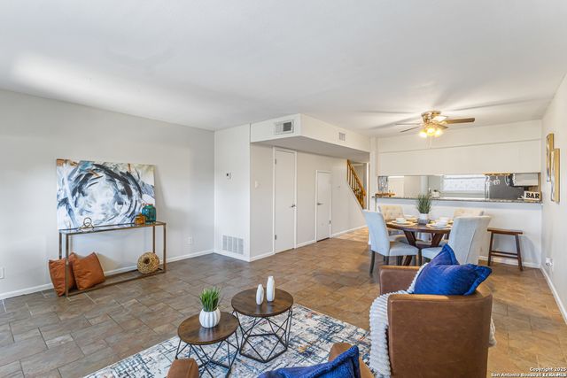 6718 Callaghan Rd Apt 206, San Antonio, TX 78229