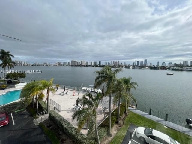 16570 NE 26th Avenue 4A, North Miami Beach, FL 33160