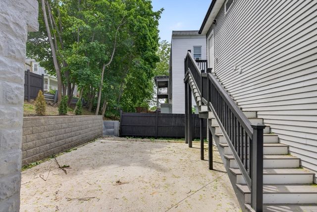 21 Hutchinson St 2, Winthrop, MA 02152