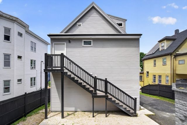 21 Hutchinson St 2, Winthrop, MA 02152