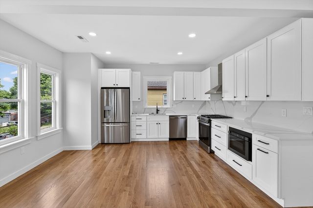 21 Hutchinson St 2, Winthrop, MA 02152