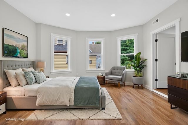 21 Hutchinson St 2, Winthrop, MA 02152